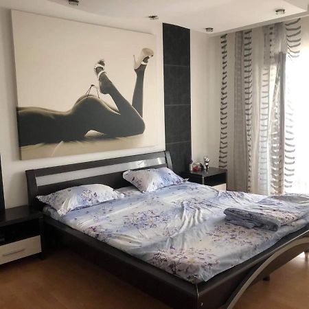 شقة Râmnicu Vâlcea  في Apartament المظهر الخارجي الصورة